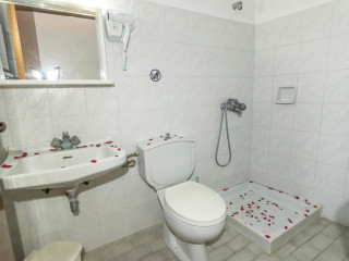 Tivoli Hotel and Apartments