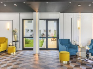 TOGETHER FLORENCE INN