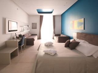 TOLEDO 16 LUXURY SUITES