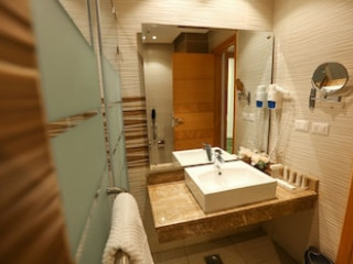 TOLIP EL NARGES HOTEL & SPA