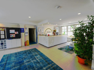 Tonoz Beach Hotel