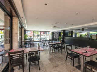 Topazio Vibe Beach Hotel & Apartments