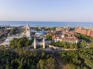 Cornelia’s Garden Historic home at Chania Center