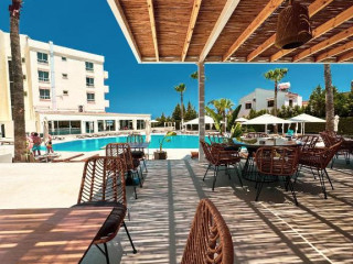 Toxotis Hotel