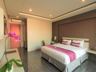 Transera Kamini Legian