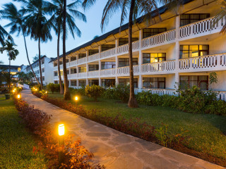 Travellers Beach Hotel