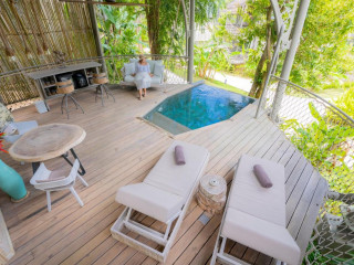 TreeHouse Villas - Adults Only
