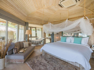 TreeHouse Villas - Adults Only