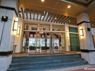 TREETOPS EXECUTIVE RESIDENCES