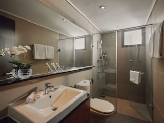 TRILLION SUITES BY SLG