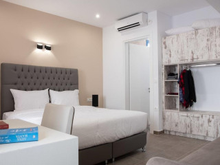 Tristhenia Hotel