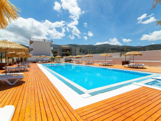 Triton Hotel