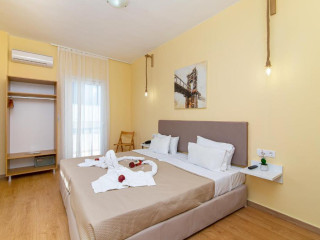 Triton Hotel