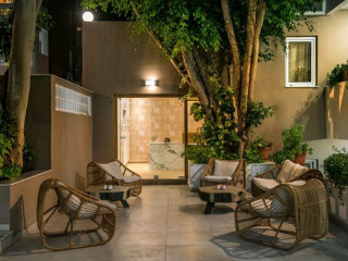 TROULIS APART HOTEL