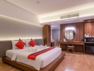 TRUE SIAM PHAYATHAI (SHA)