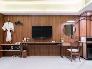 TRUE SIAM PHAYATHAI (SHA)