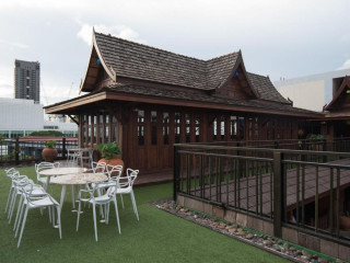 True Siam Rangnam Hotel