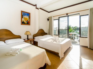 Turtle Inn Resort
