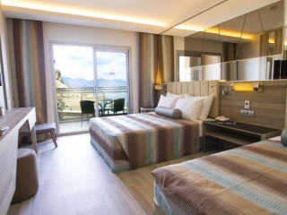 Radisson Blu Azuri Resort Spa