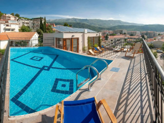 Twelve by Aycon Hotel