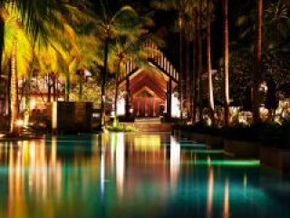 Twinpalms Surin Phuket Resort