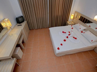 SMART AND LUXURY 2 BEDROOMS 2 BATHROOMS FIRST FLOOR APARTMENT C