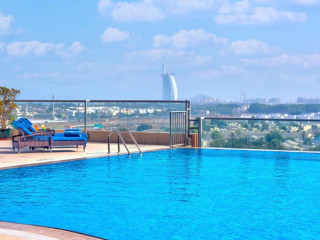 Two Seasons Hotel & Apartments