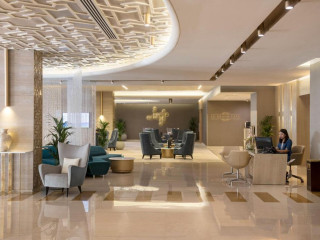 Two Seasons Hotel & Apartments