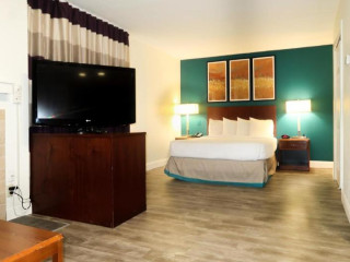 Tysons Corner Suites A Baymont by Wyndham