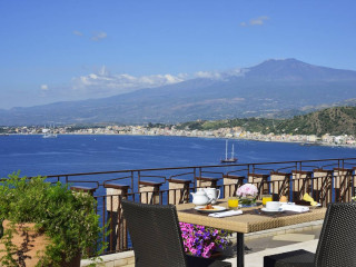UNA HOTELS CAPOTAORMINA