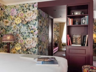 UNE AUTRE CHAMBRE