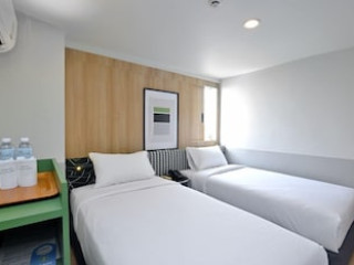 UNICO EXPRESS @ SUKHUMVIT