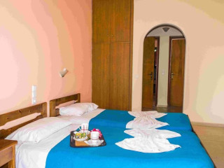 Savvas Hotel 2*  (Laganas)