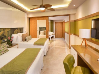 Dreams Onyx Resort and Spa