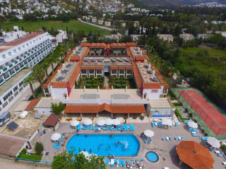 Hotel Tiana Beach