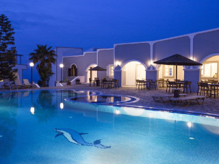 Maistros Village Hotel (Karderados Santorini)