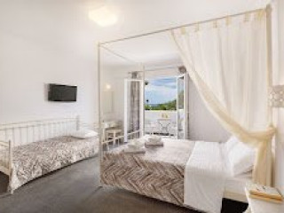 Sea View Beach Hotel (Perivolos Santorini)