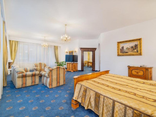 HOTEL AURELIUS IMPARATUL ROMANILOR.
