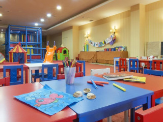 Gran Elba Estepona (Estepona)