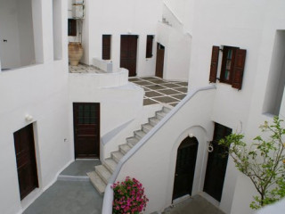 Haroula (Fira - Santorini)