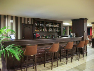 Royal Park Apartments