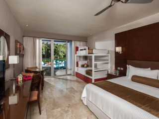 Grand Riviera Princess