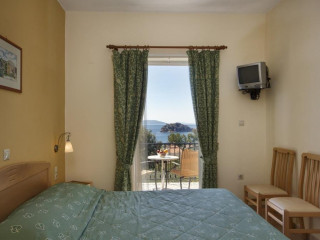 Alonia Studios and Maisonettes (Tolo) 