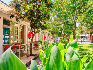 CLOVER MAGIC ALTINKUM PARK SIDE HOTEL.