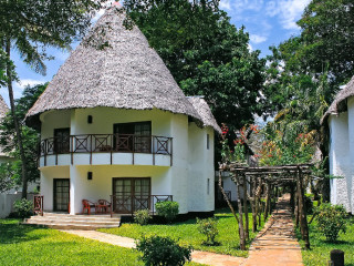 Neptune Village Beach Resort and Spa (R)