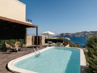 Sea Side Resort AND Spa Hotel