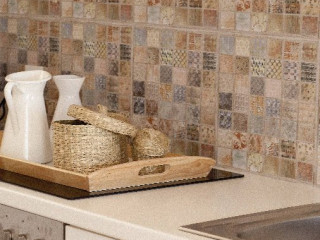 LITTLE BIRD LESVOS (PETRA)