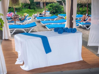 Tahiti Playa Hotel and Suites