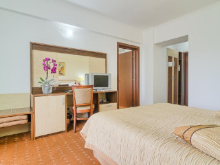 HOTEL SATURN