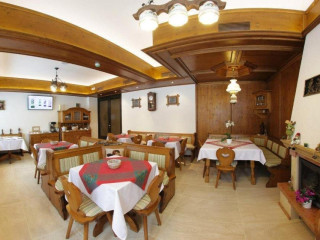 Hotel Sfantu Petru (Sugag-Tau/ Alba)